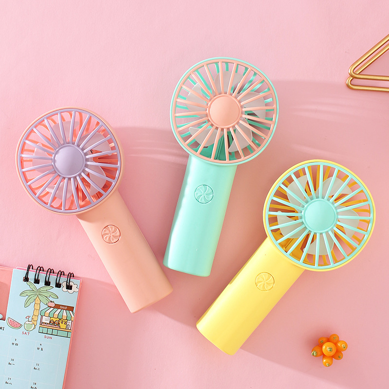 Verano USB mini ventilador de carga gran viento silencioso al aire libre portátil pequeño ventilador de bolsillo regalos al por mayor