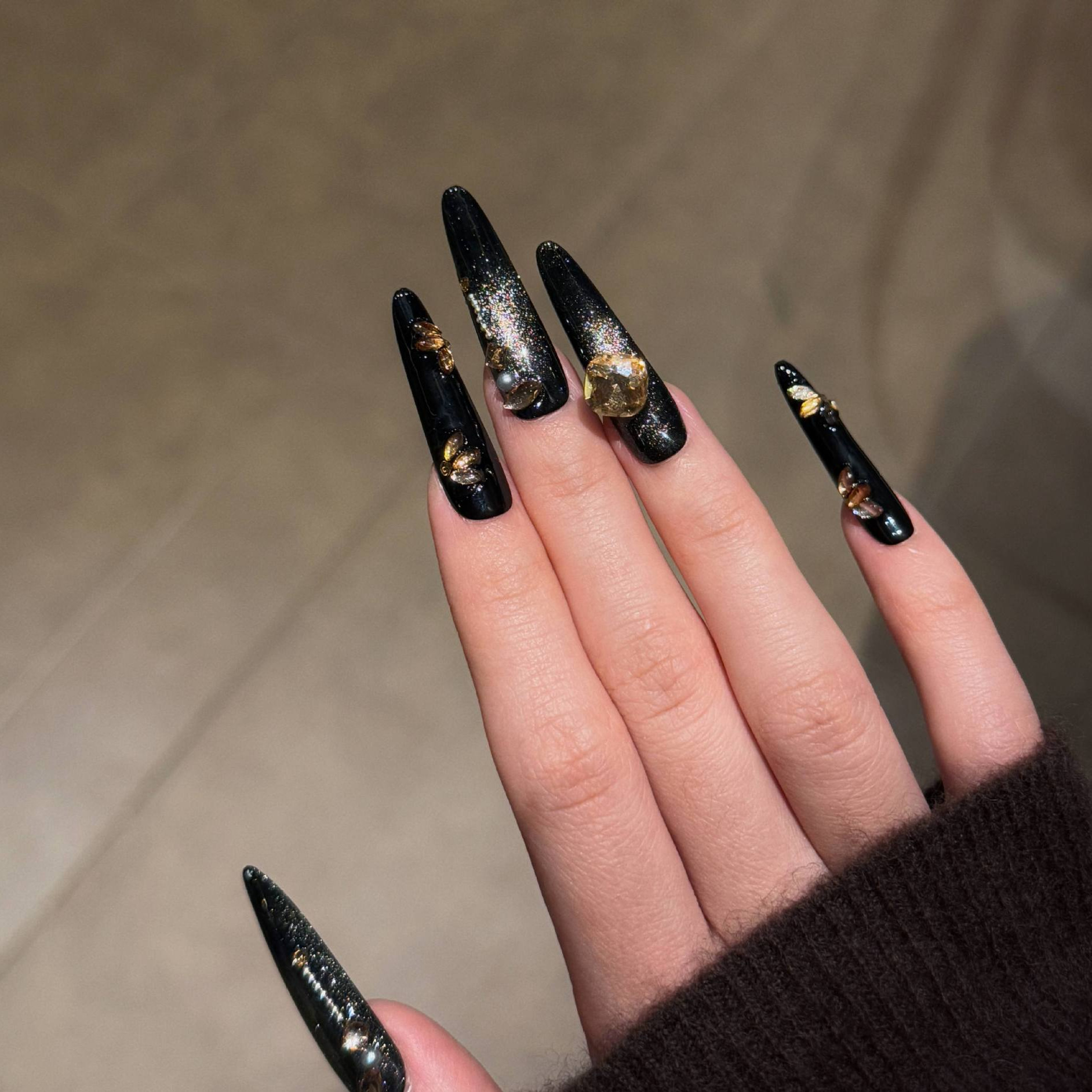 Ojos de gato negros para usar uñas hechas a mano parches de uñas para perros largos y delgados 4.0 parches de uñas falsas se pueden quitar