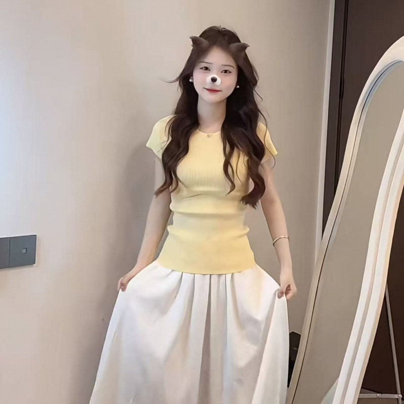 Yellow Right Shoulder Knitwear Short-Sleeved T-Shirt for Women Summer 2025 New Slim Fit Sweet Sexy Waist Slimming Look Two-Piece Set Yellow Right Shoulder Knitwear Short-Sleeved T-Shirt for Women Summer 2025 New Slim Fit Sweet Sexy Waist Slimming Look Two-Piece Set