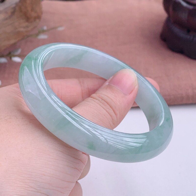 Vòng tay ngọc bích Miến Điện A hàng băng màu xanh nhạt dầu xanh ngọc cổ điển chi tiết 1