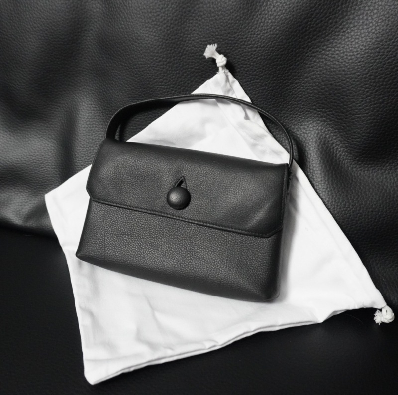 Niche Minimalist Cashmere Suede Button Sally Bag First-Layer Cowhide Handbag Women's Mobile Phone Bag Niche Minimalist Cashmere Suede Button Sally Bag First-Layer Cowhide Handbag Women's Mobile Phone Bag