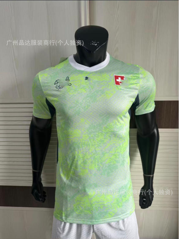 Camiseta de Uniforme de Fútbol Temporada 2526, Versión Jugador del Real Madrid, Edición Especial Selección Nacional, Versión Aficionado, La Liga