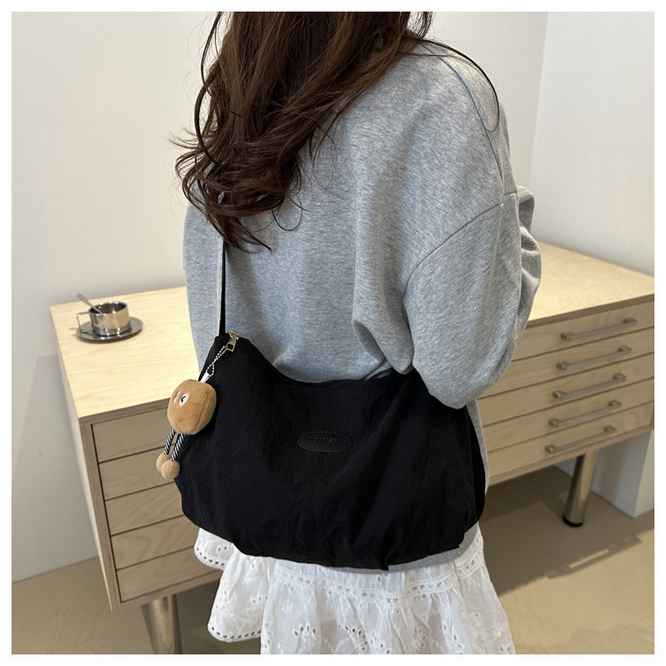 Versatile Solid Colour Dumpling Shoulder Bag For Casual Travel_voghion.com