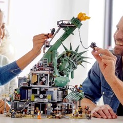 レゴ 70840 ビッグムービー 2 倒壊した自由の女神の終末の要塞組み立てブロックおもちゃと互換性があります。