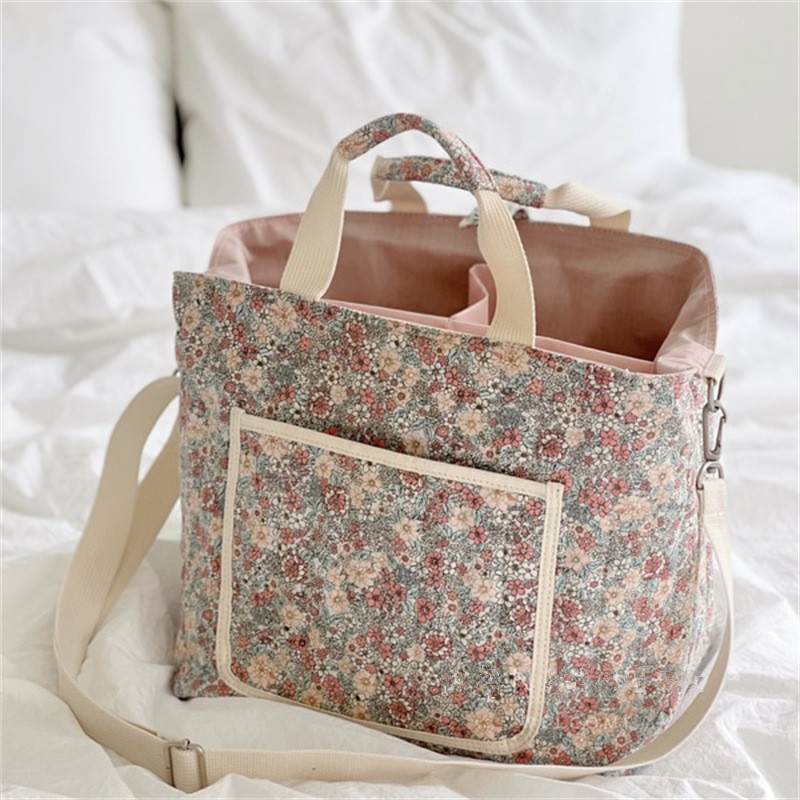 Korean Ins Large-Capacity Multifunctional Mommy Bag, Portable Mother and Baby Diaper Bag, Floral Shoulder Bag with Expansion