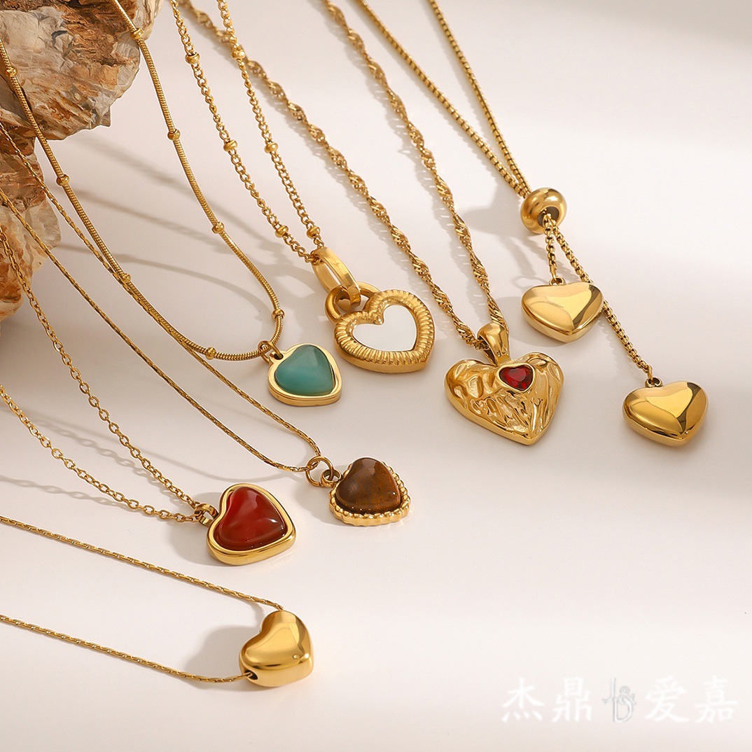 Jie Ding Collar de amor de acero inoxidable europeo y americano Colgante de alta calidad Cadena de clavícula Collar de acero de titanio Joyas Necklace transfronterizo