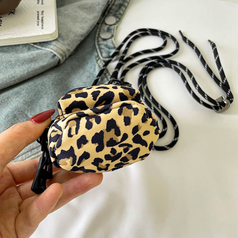 Mini lápiz labial auricular bolsa pequeña 2024 nueva tendencia moda colgante bolso de tela de diseño de nicho bolso de mensajero de un solo hombro