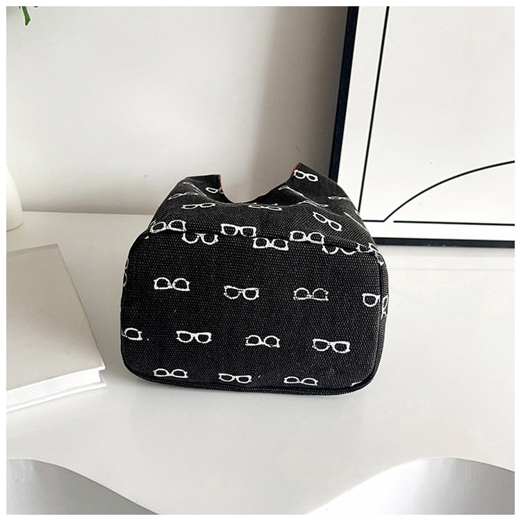 2025 New canvas handbag, a popular female cartoon bucket bag, versatile for Japan and South Korea, and an ins hand-held tote lunch box bag undefined