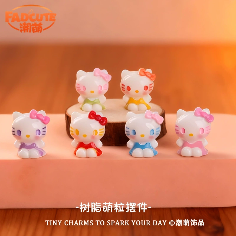 Брелок (Hello Kitty) сидящая Китти из смолы, аксессуар для рукоделия, 1,6×1,2×2 см, лёгкий