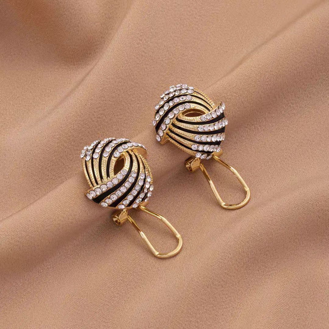 Pendientes de perno con borlas estilo francés joyería elegante_voghion.com
