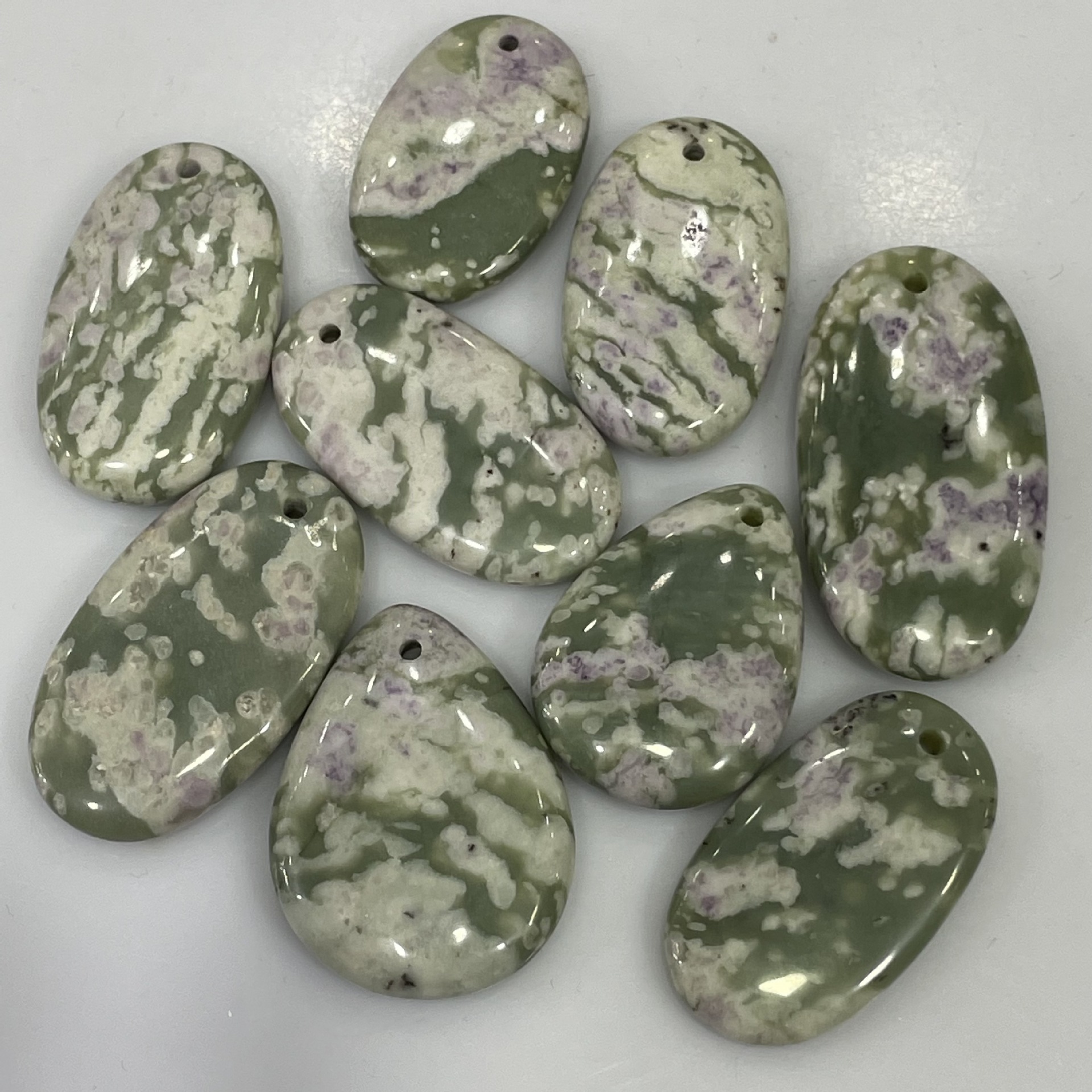 Organic pendant jade drop-shaped