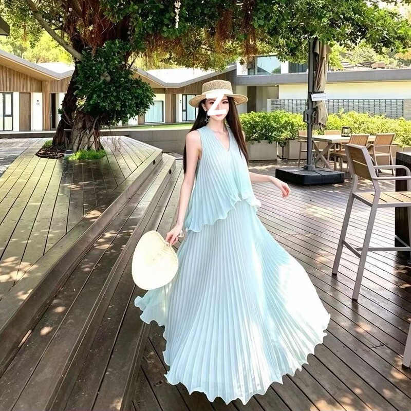Stunning summer vacation sleeveless dress for women, 2026 new model, unique and beautiful pleated tank top long dress Stunning summer vacation sleeveless dress for women, 2026 new model, unique and beautiful pleated tank top long dress