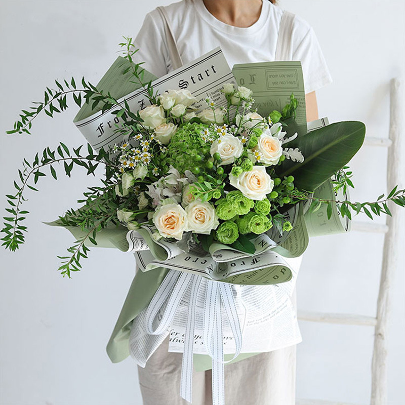 Flower Party Factory Nuevo periódico en inglés Papel de embalaje de flores Sentido de alta calidad Florería impermeable Papel de embalaje de flores Papel de embalaje de ramo