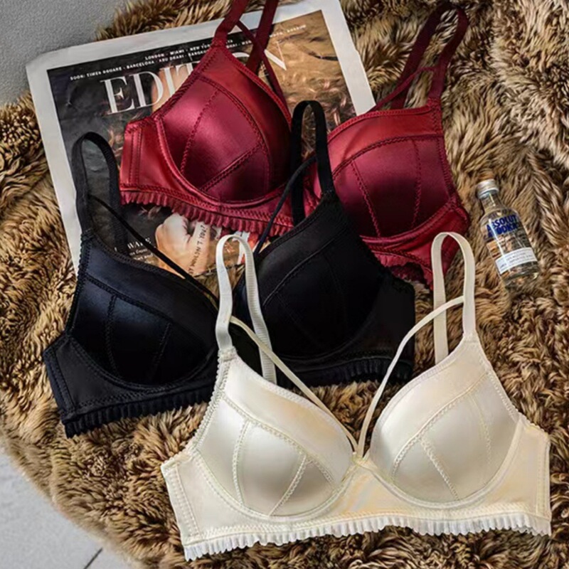Retro French Satin Intimates for Women with Small Breasts, Push-Up Support for Secondary Breasts, Anti-Sagging, Beautiful Back, Soft Steel Ring Bra Set Retro French Satin Intimates for Women with Small Breasts, Push-Up Support for Secondary Breasts, Anti-Sagging, Beautiful Back, Soft Steel Ring Bra Set