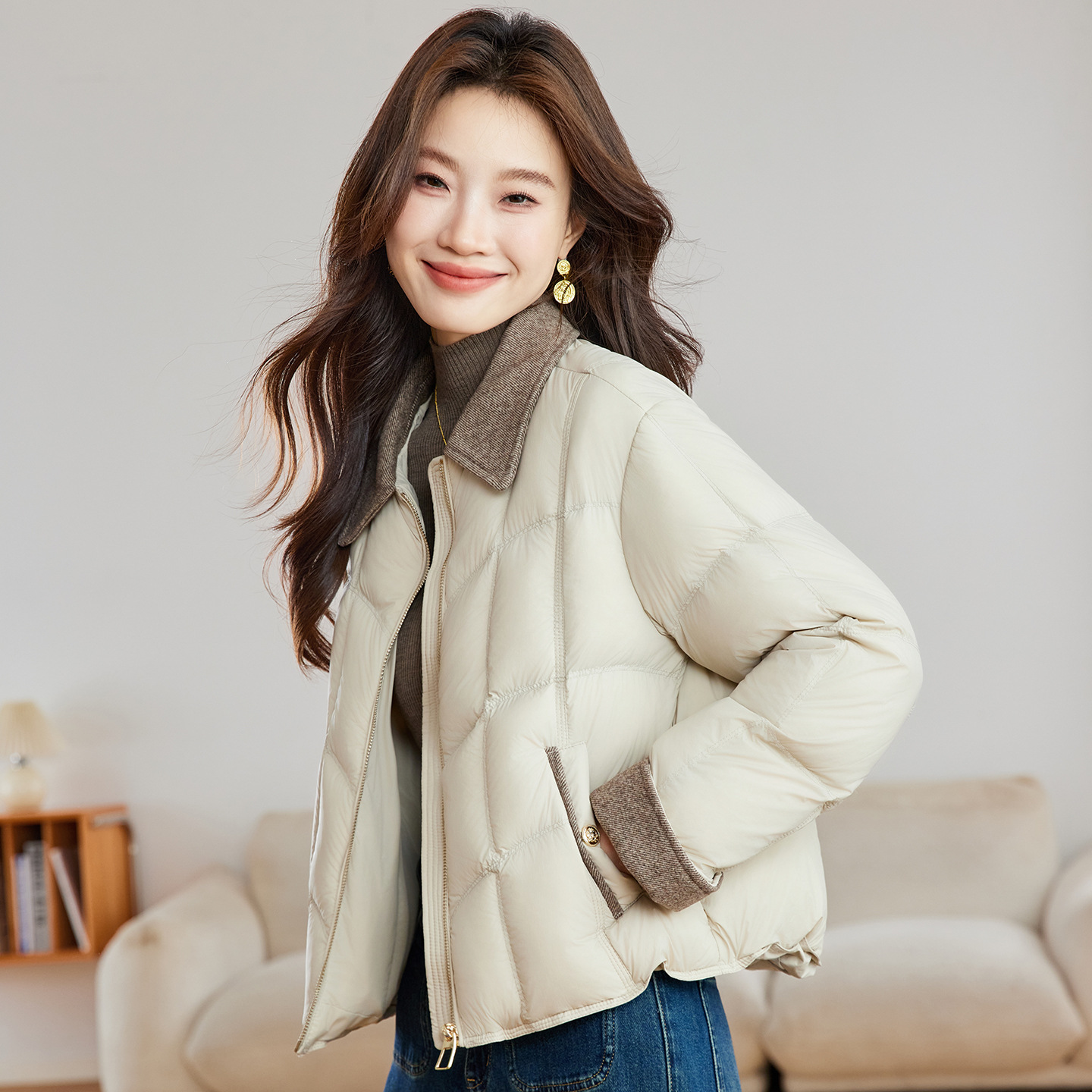 Stylish Lapel Short down Jacket for Women 2026 Winter New Thickened Warm Coat Slimming and Youthful Puffer Jacket