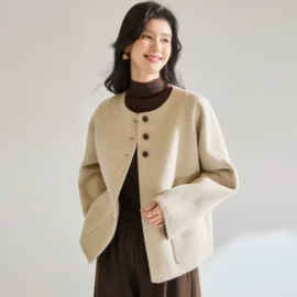 连衣裙;女式毛呢外套;其他短外套