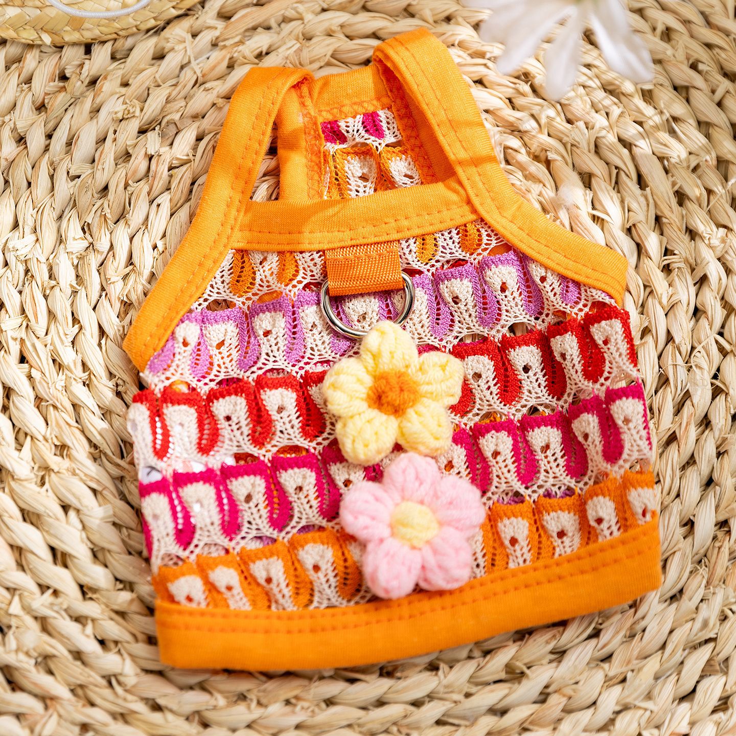 Primavera y verano nuevo color agujero tejido delgado flower hanger Teddy panda gato ropa de perro transfronteriza