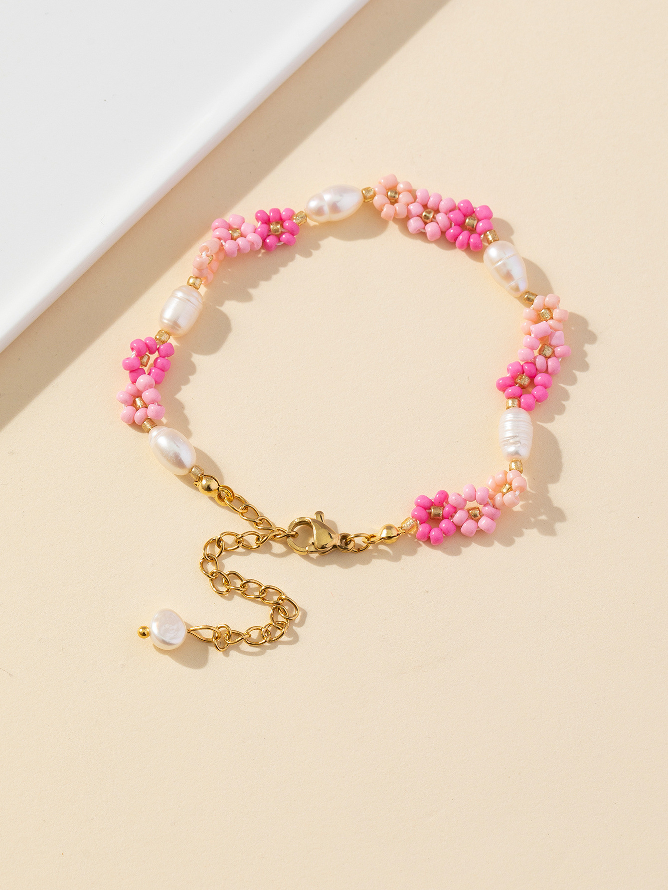 Women's Gender Elegant Cute Flower 304 Stainless Steel Plastic Beaded Chain Lobster Trigger Clasp Closure Beaded Bracelets Wholesale