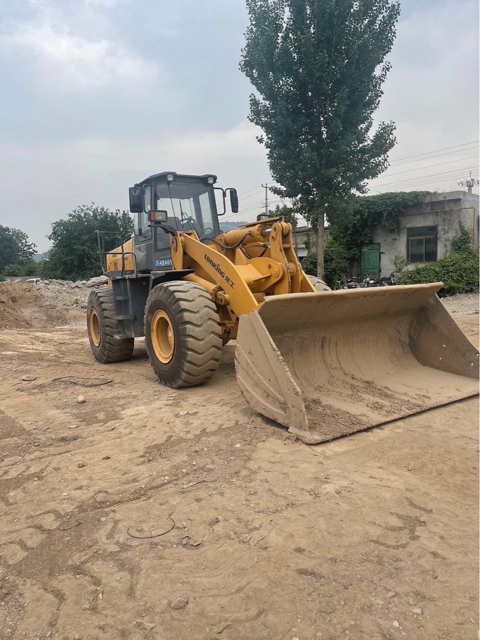 Línea nacional y extranjera de exportación de segunda mano LongGong 50 LiuGong 856 LinGong956 cargador 1 a 2 años carretilla elevadora