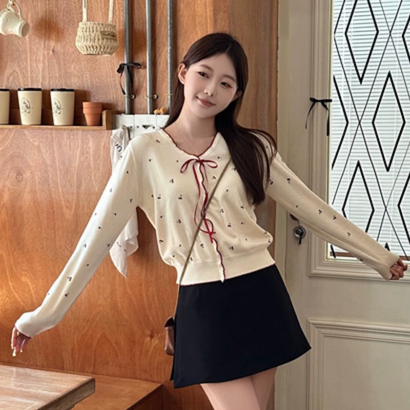 Сладкий ветер с уменьшением возраста бант вязаный свитер женский 2024 ранняя осень маленький свободный дикий топ с длинными рукавами