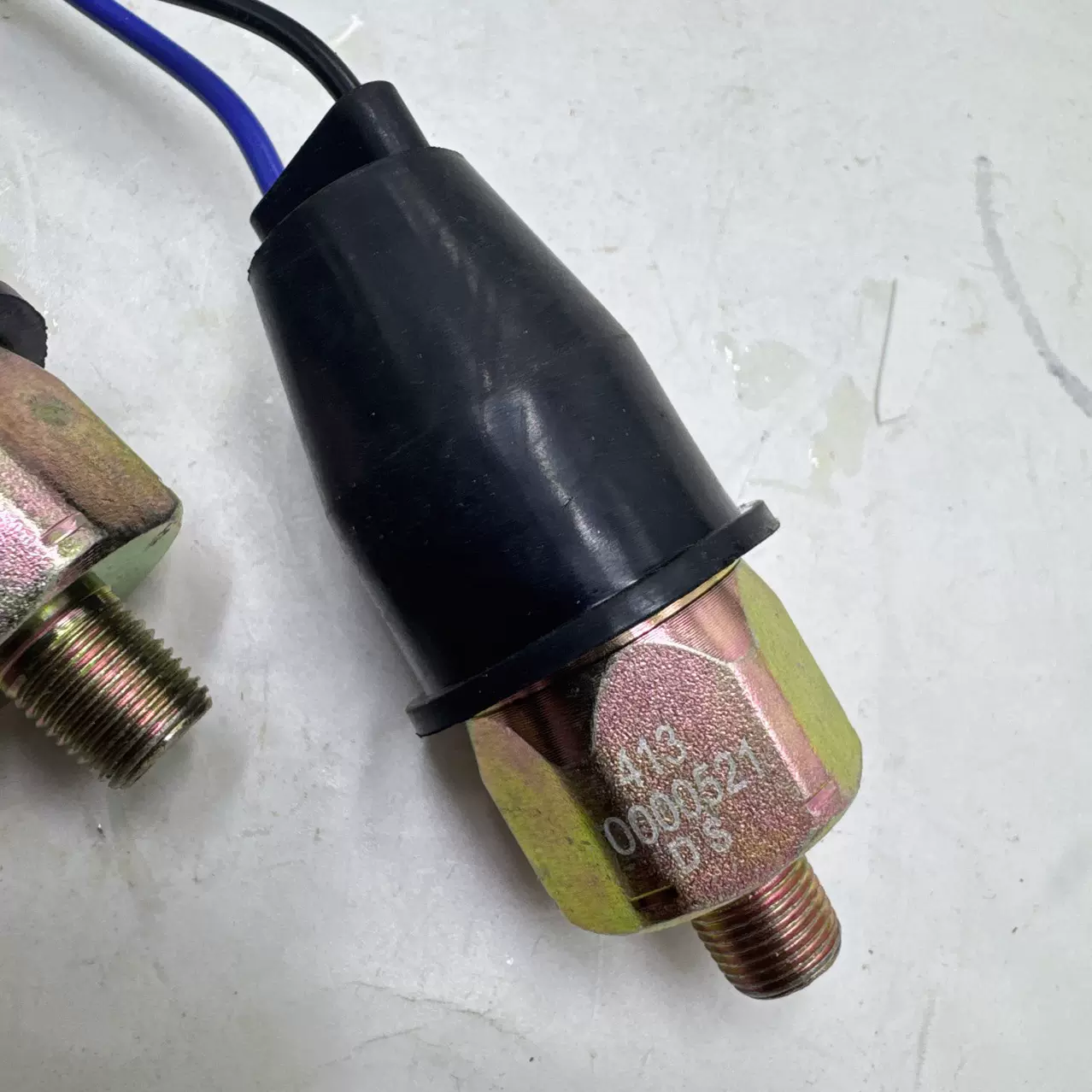 适用于挖机装载机变速箱压力开关灯刹车灯开关4130000278521/1294