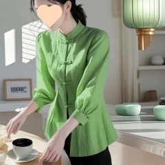 2025 新中国風グリーンシャツ春のハイエンドライト高級デザインフレンチナショナルスタイルボタントップ女性のアウターウェア