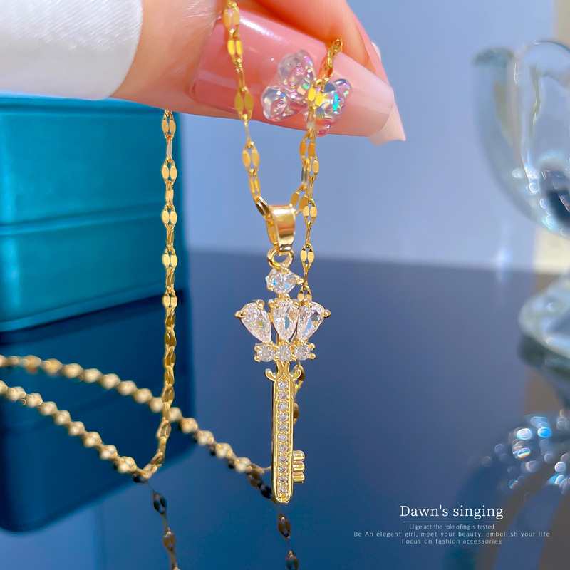 Collar llave corona diamante lujo cadena oro real mujer_voghion.com