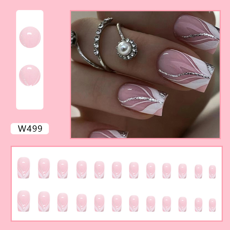 Minimalistiska nude rosa naglar för en mångsidig vardagsstil_voghion.com