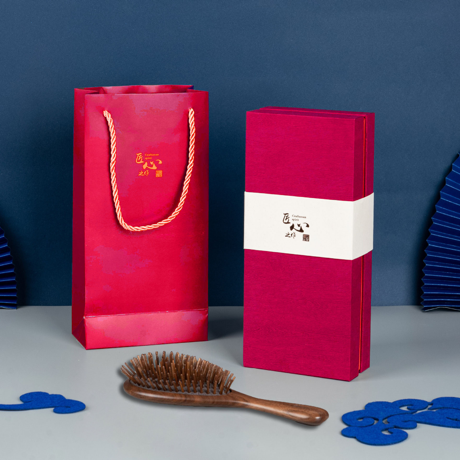 现货供应红色气垫梳包装盒 气囊梳包装盒礼品盒檀桃木牛角梳子盒