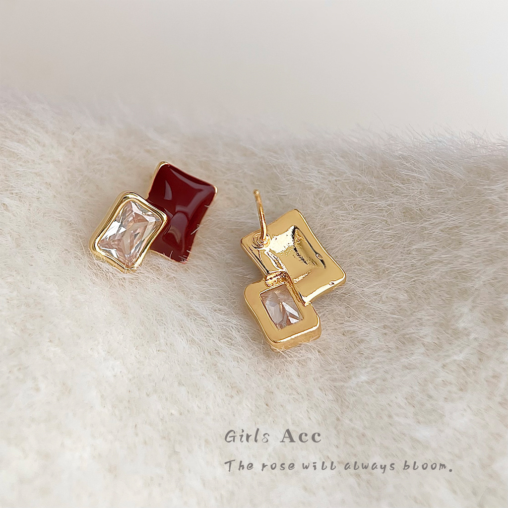 1_0011_耳语场景新水印 拷贝 6.jpg