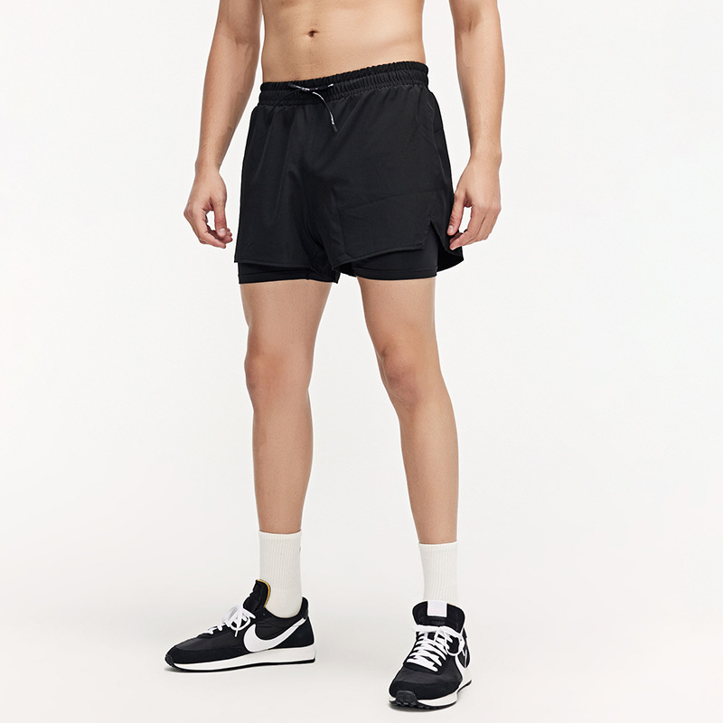 Maratón deportivo de verano para hombres corriendo pantalones cortos de secado rápido forro de doble capa para la piel entrenamiento fitness pantalones de tres puntos en stock