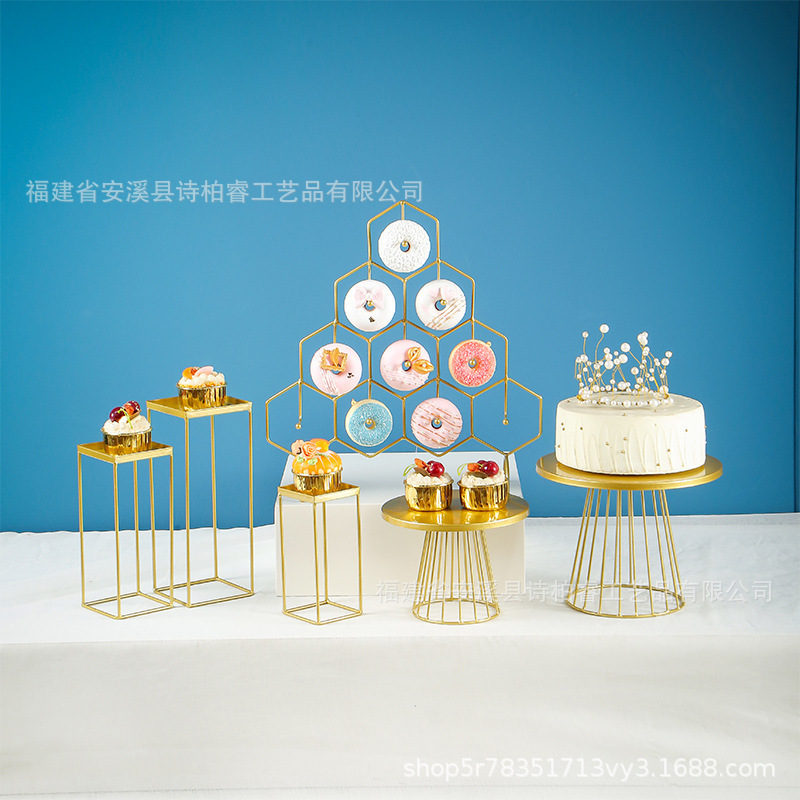 Estandarte de pastel europeo Tea de la tarde Tea Break Self-service Showcase de hierro forjado oro Decoración de postre creativa image 4