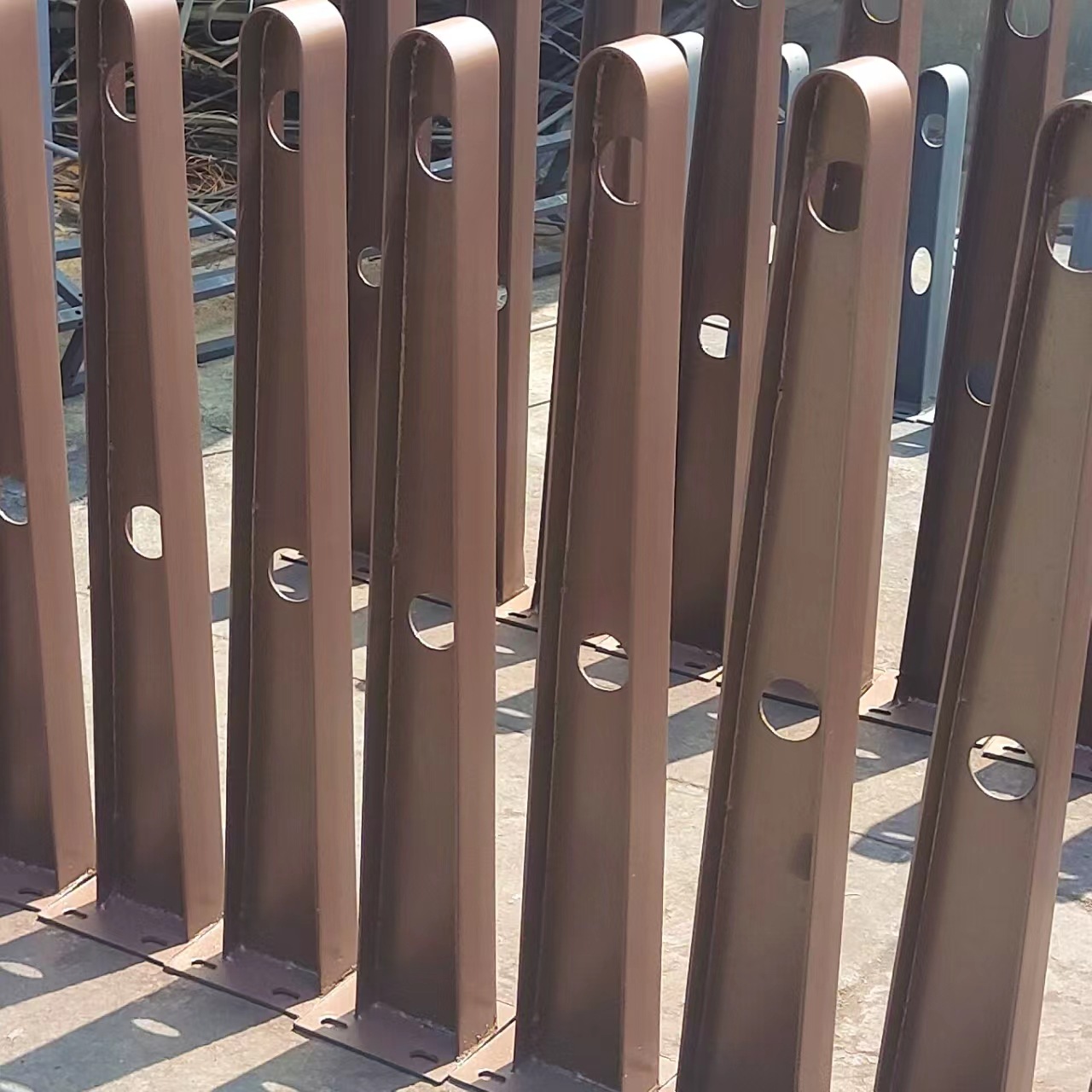 雨棚钢梁  玻璃支架 碳钢 牛腿挑梁支架   满焊工字钢结构