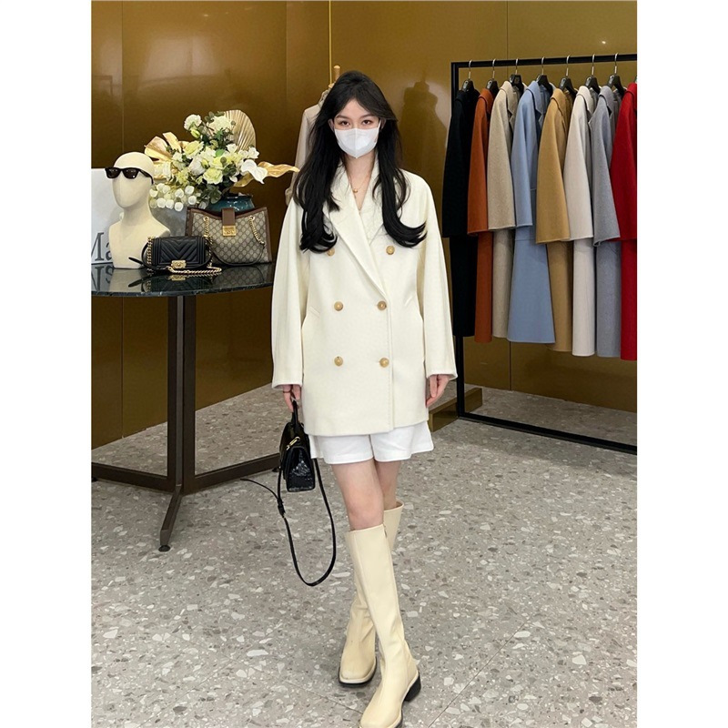 유백색의 짧은 버전과 높은 버전의 가격이 1480으로 변경되었습니다.