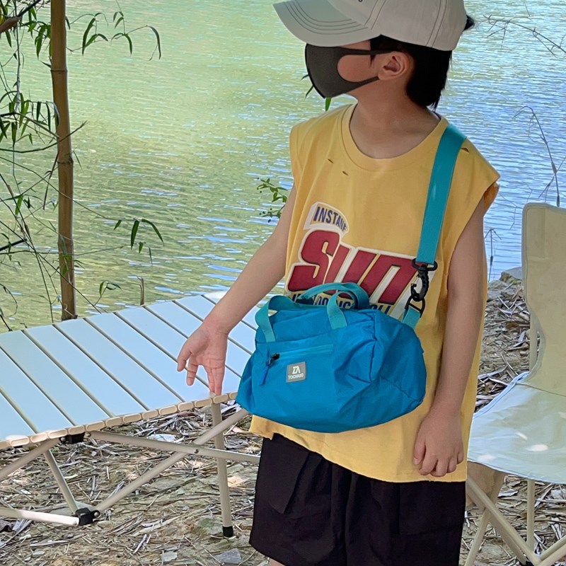Mochila deportiva al aire libre para niños y niñas, bolsas de hombro, bolsas de equipaje para niños, bolsas de viaje multifuncionales para niños.