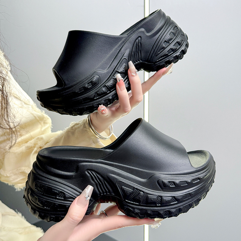 Summer Women's Slippers for Outdoor Wear, Thick-Soled, Height-Increasing, Poop-Feeling Sandals, Outdoor Fashion, Internet Celebrity, Versatile Non-Slip Slippers