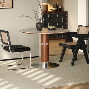 ľС�����s��ľ�����S���A������С�����йŶ�ʯ�Ұ����νM��