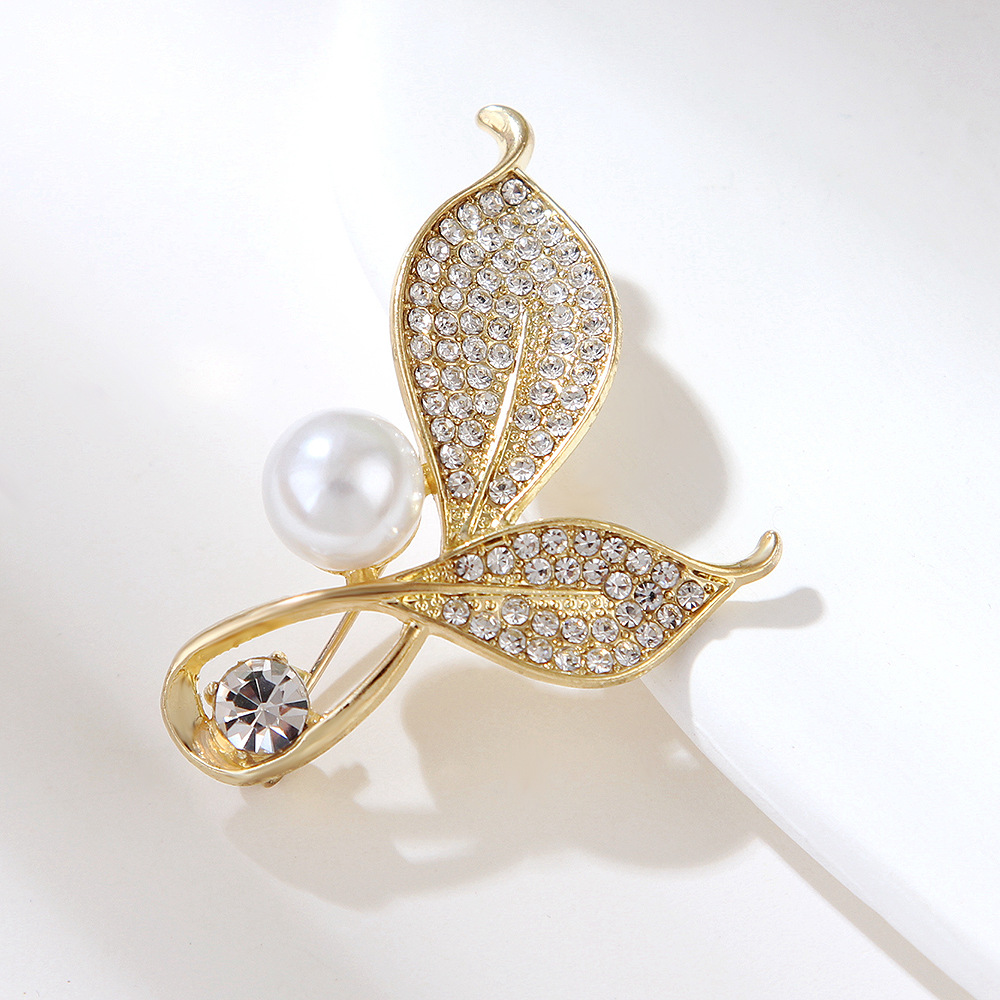Broche en forme de feuille de perle pour femme, accessoire de vêtement en alliage de strass doré, épingle anti-exposition, épingle de collier_voghion.com