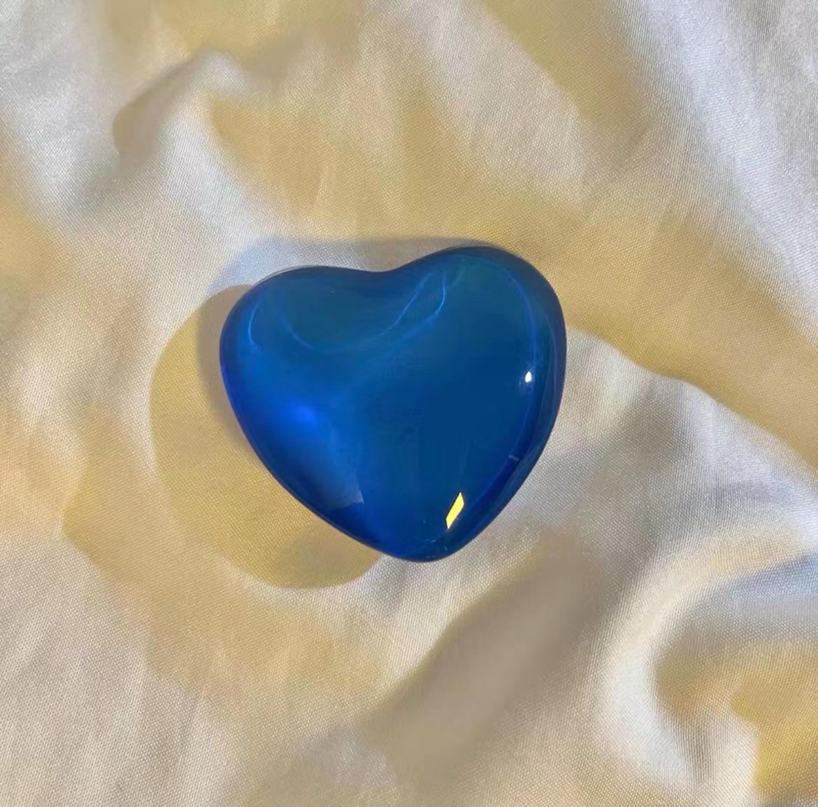 Blue Coloured heart shaped phone stand - Memoriex