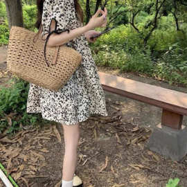 H23240奶系穿搭小个子茶歇碎花裙夏新款高级感冷淡风娃娃连衣裙