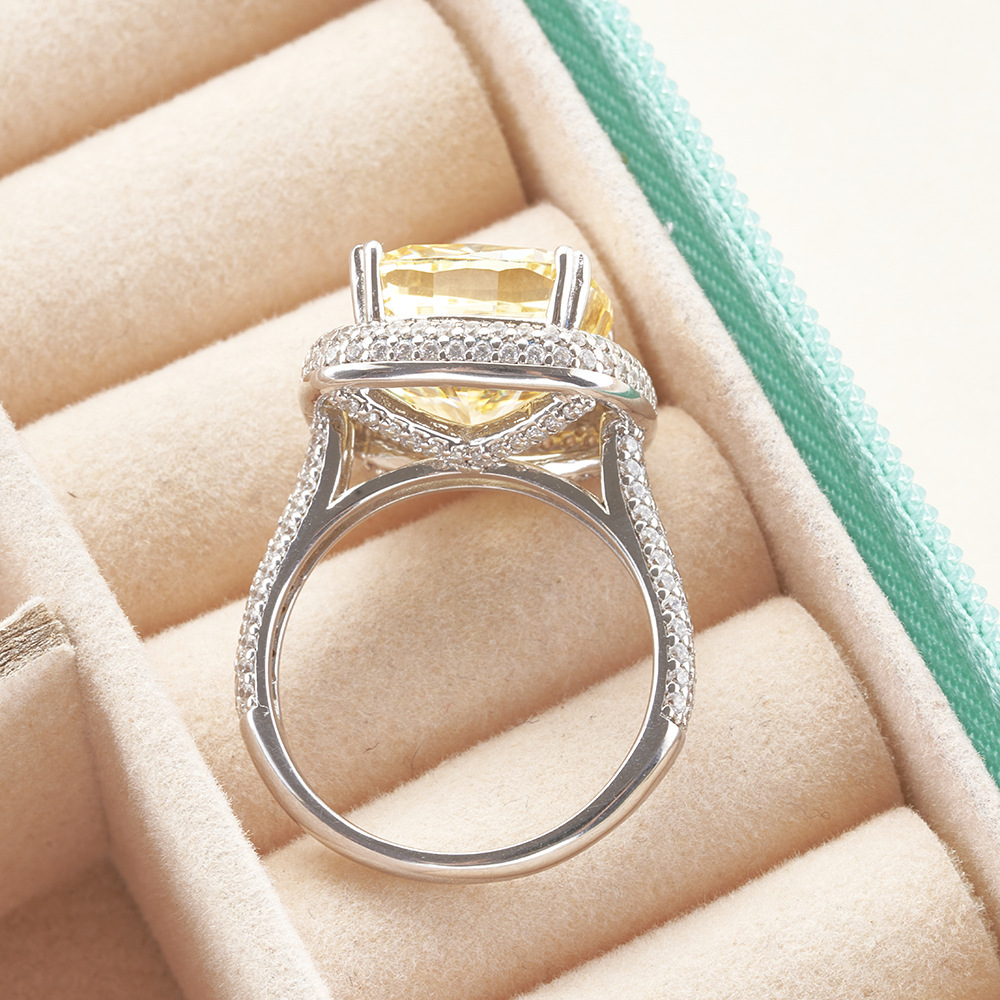 Almohada de corte amarillo anillo de diamantes de alto carbono anillo femenino super flash amarillo diamante anillo femenino pequeño libro rojo transmisión en vivo venta caliente