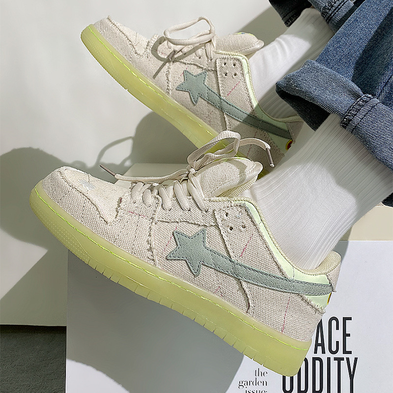 新款百搭情侶夜光滑板鞋休閒國潮港風超火小白鞋韓宿星星學生板鞋