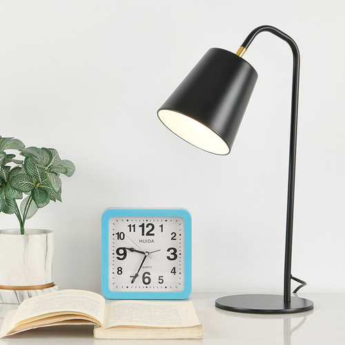 Metal Iron Art Export Office Apartments Hotels Decoration Children's Eye-Protection Study Bedrooms Desk LED Gift Desk Lamp