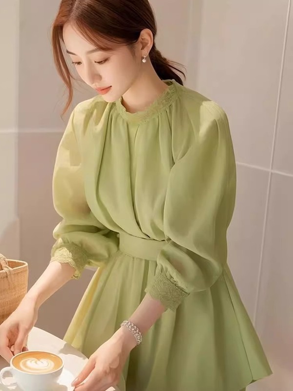 Xiaoxiangfeng グリーンレースシャツデザインハイエンドレディース 2025 春夏新作ドーパミンシフォンシャツ|undefined
