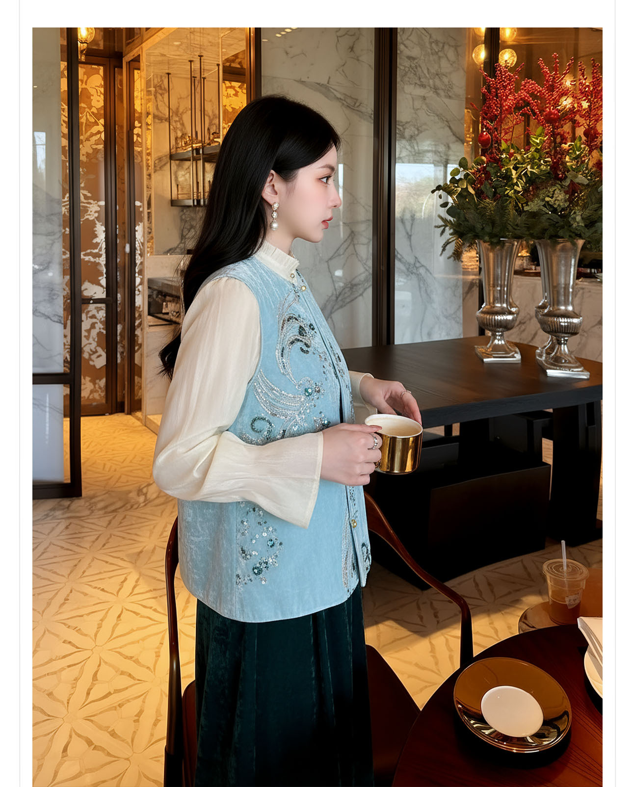 Áo gile cổ lọ nữ phong cách Trung Hoa mới, thêu đính cườm họa tiết nổi bật — xanh lam chi tiết 7