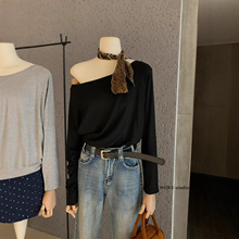 WGWE6987#2025秋季斜领露肩长袖宽松T恤女士时尚流行减龄上衣小衫