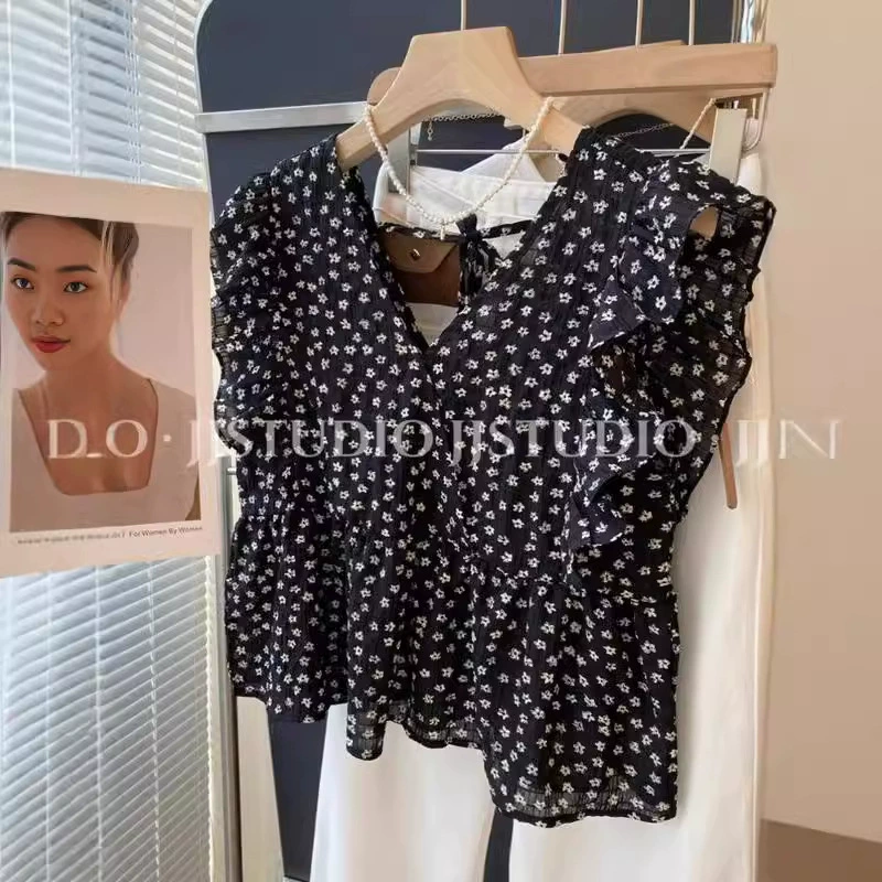 Корейская версия цветочной рубашки с открытой спиной