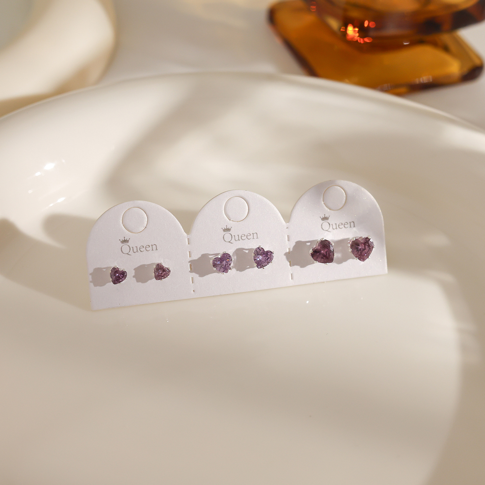 Juego de pendientes de aguja plateados, sencillos y compactos para mujer, pendientes geométricos en forma de corazón, bonitos, dulces y versátiles, venta al por mayor para puestos de mercado