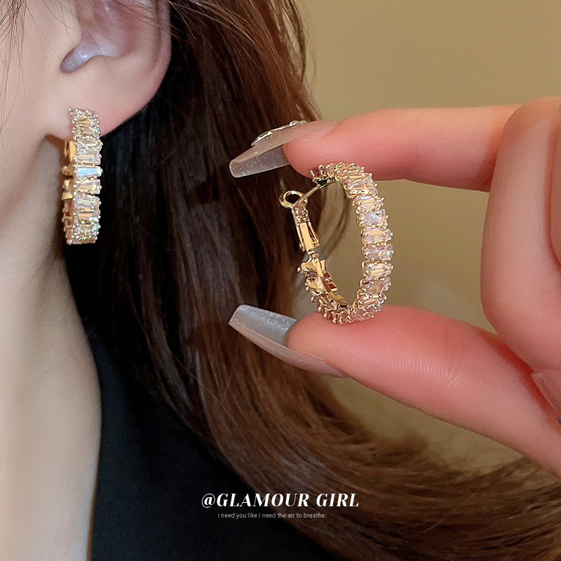 Aguja de plata cuadrado circón círculo pendientes europeo y americano Luz de lujo elegante de alto grado pendientes al por mayor