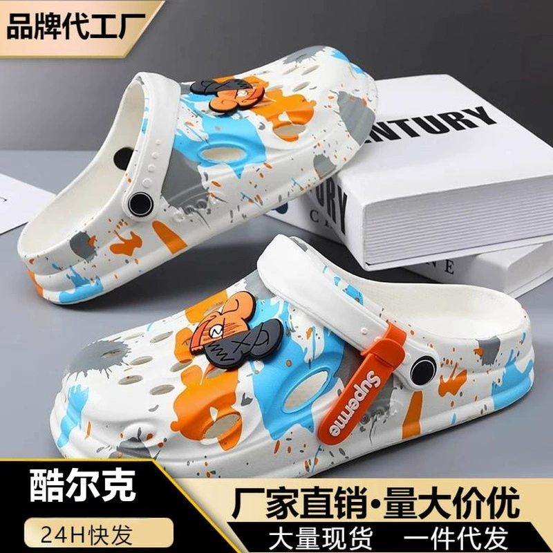 Мужские модные летние новые уличные сандалии Croc Shoes, персонализированные универсальные сандалии, нескользящие вьетнамские пляжные сандалии с героями мультфильмов